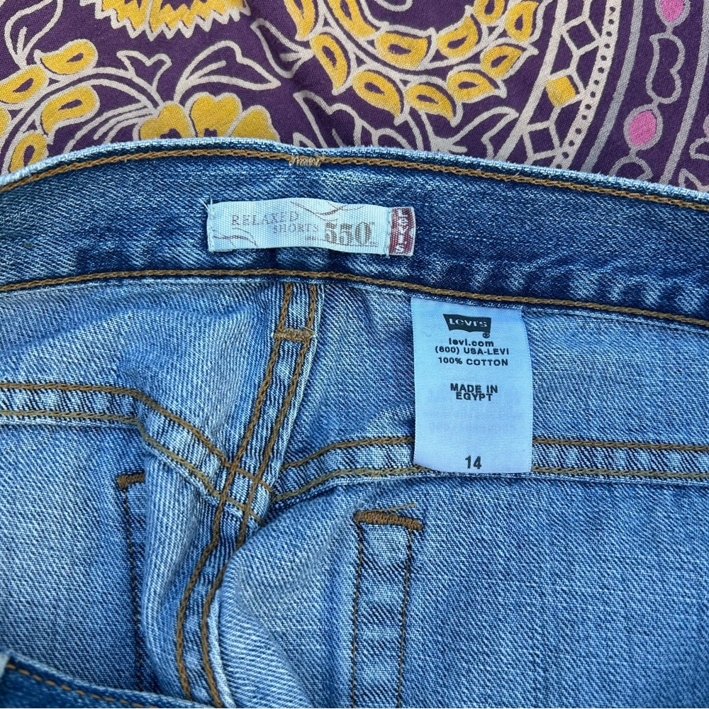 Levi's 550 Relaxed Shorts Blue High-Waist Cutoff Denim Jean Shorts | Size 14 - Picture 6 of 13